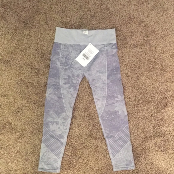 Fabletics Armelle Seamless Capri - Picture 1 of 2